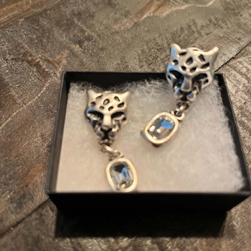 Pewter leopard earrings with dangling clear crystal.New!
